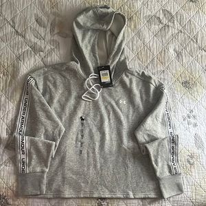 Under armour cropped hoodie